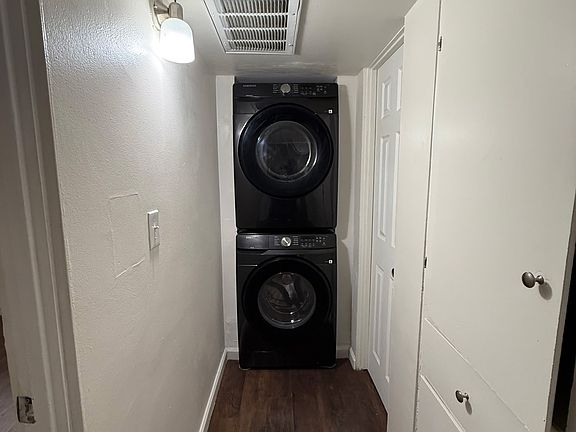 4th image of 576 Desert View Dr #576