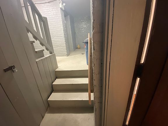5th image of 4918 N Wolcott Ave #0