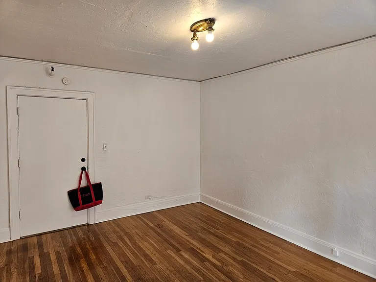 Greenway Apartments — Photo 43