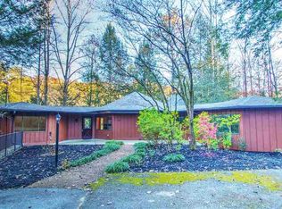 678 Bruce Rd, Gatlinburg, TN 37738