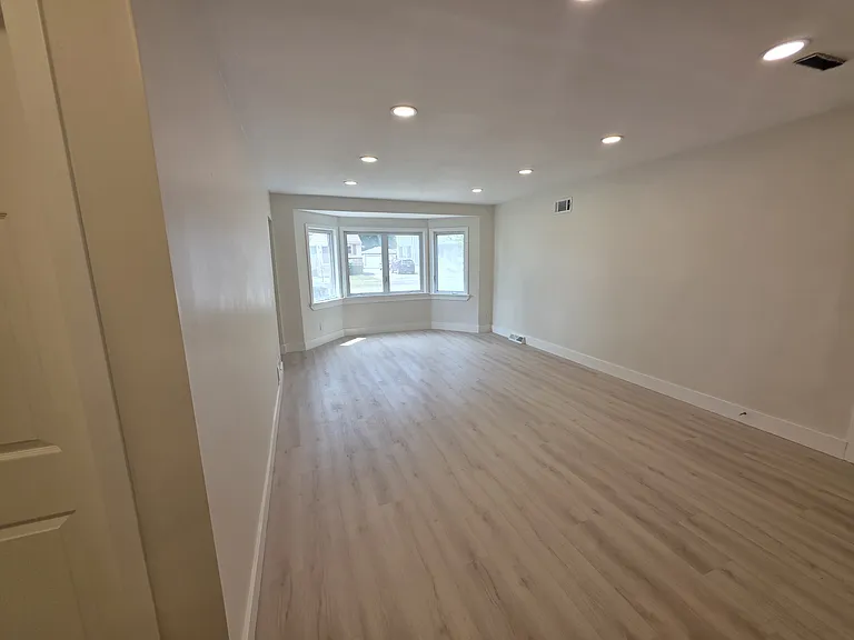 10215 S Kildare Ave — Photo 11