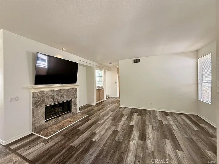 27461 Glenwood Dr — Photo 2