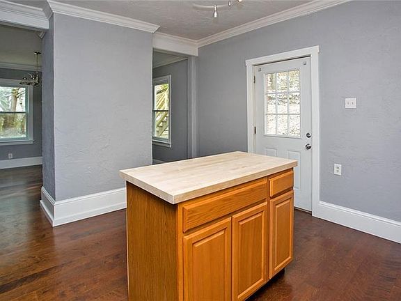 3rd image of 8012 Elkart St
