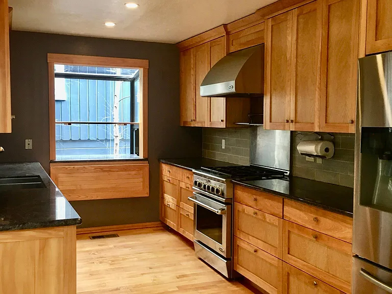 6445 Thornhill Dr — Photo 4