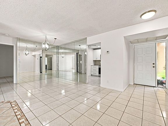 5th image of 2662 Carambola Circle N