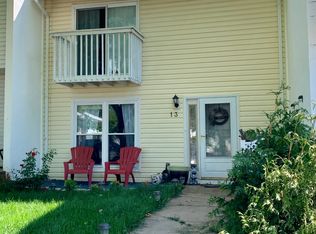 13 Regis Cir, Sterling, VA 20164