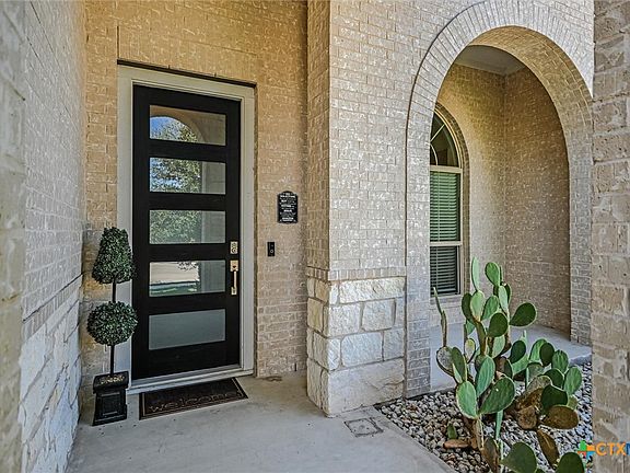4th image of 16932 Aventura Ave