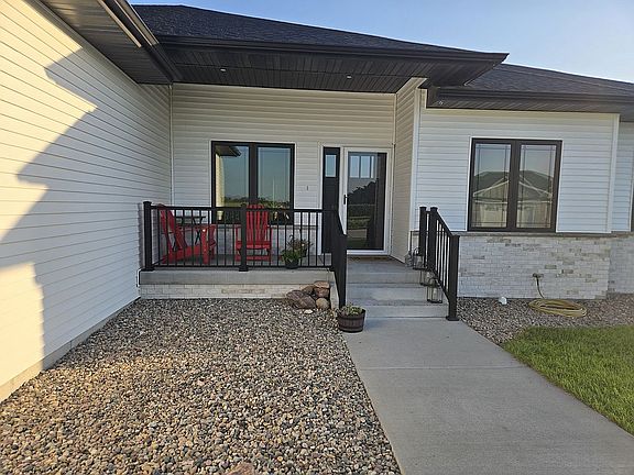 3rd image of 4938 17th St