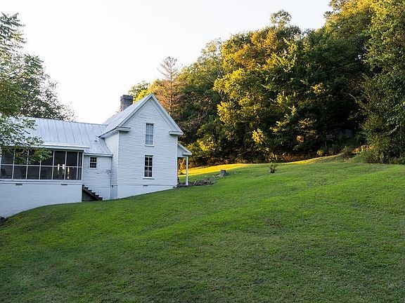 26th image of 3685 Martin Ervin Rd