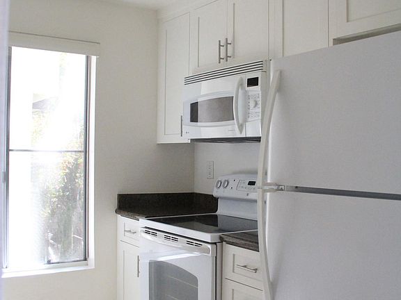 3rd image of 10206 Summertime Ln