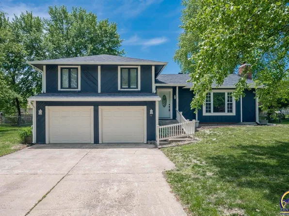 3839 SE Fair Meadows Pl, Topeka, KS 66605