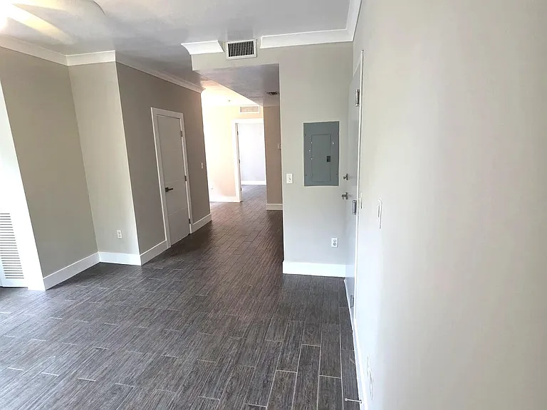 115 Menores Ave #7 — Photo 3