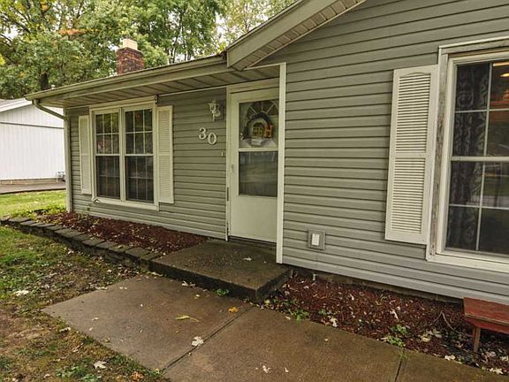 3rd image of 30 Vicksburg Ln
