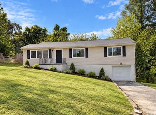 375 Greens Lake Cir, Rossville, GA 30741