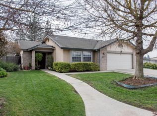 305 E Cypress Ave, Reedley, CA 93654