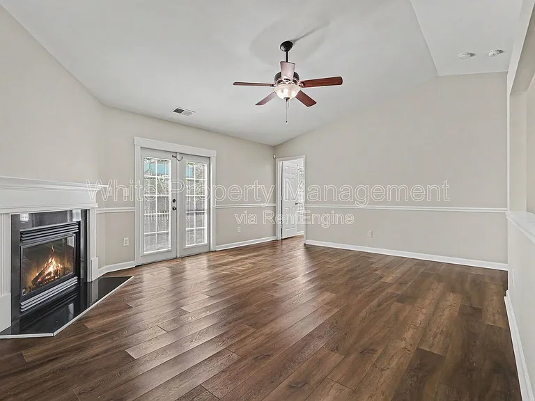 1820 Meadow Crossing Dr — Photo 5