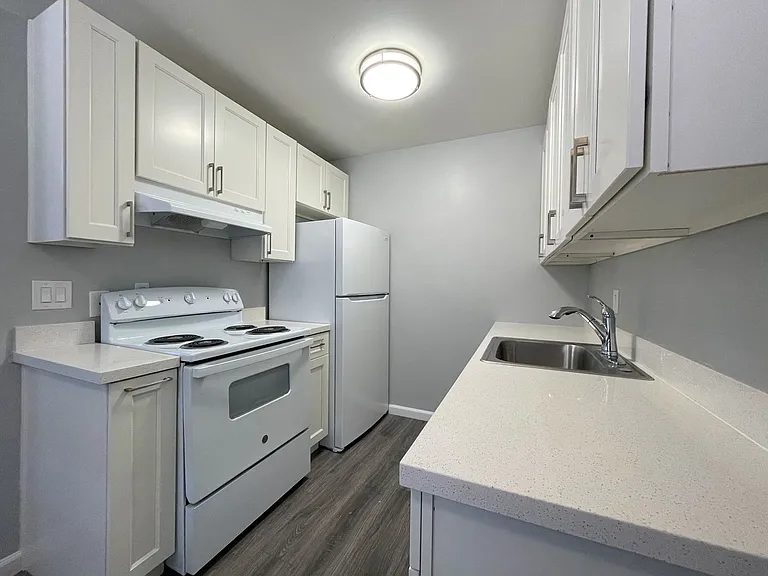 515 Camanche Lane - Summer Gardens Apartments — Photo 40