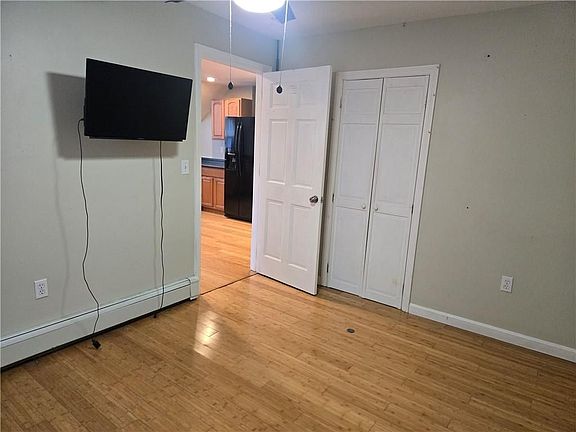 4th image of 25 Andrews Ave Unit 2