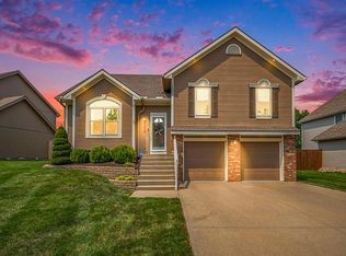 1526 NW 78th St, Kansas City, MO 64118
