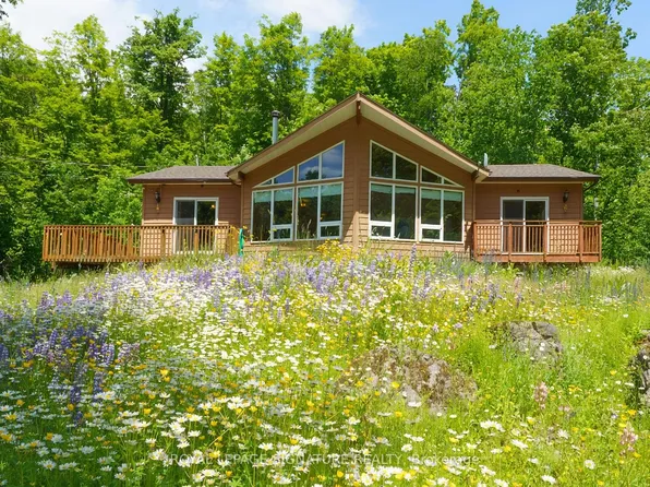 369 Nichols Cove Rd, Trent Lakes, ON K0M 1A0
