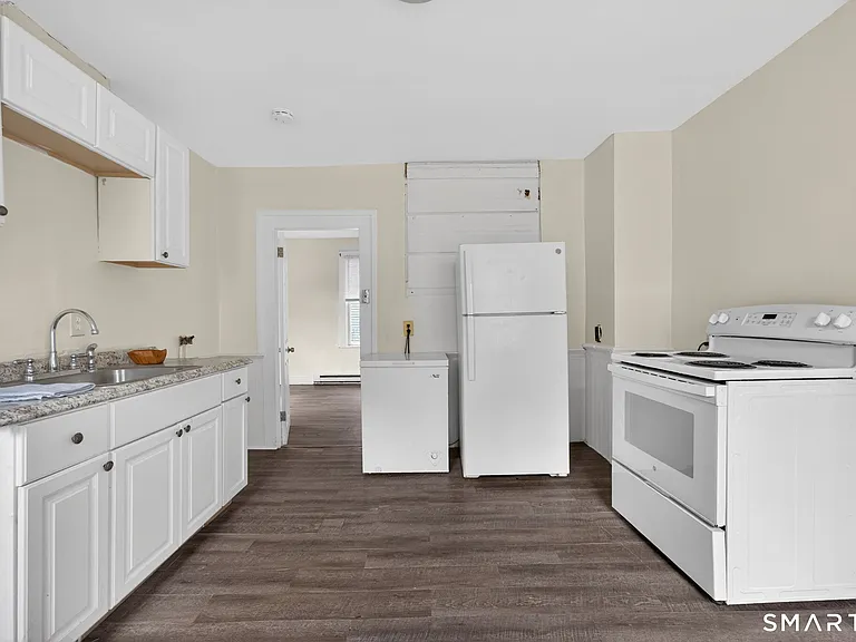 27 Beacon St #3 — Photo 8