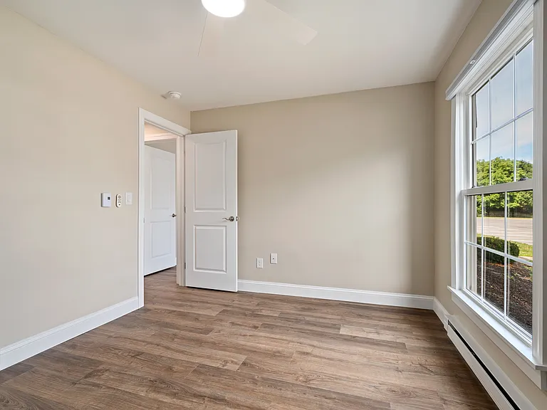Old Carriage House Apartments — Photo 32