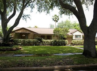 5518 Briarbend Dr, Houston, TX 77096