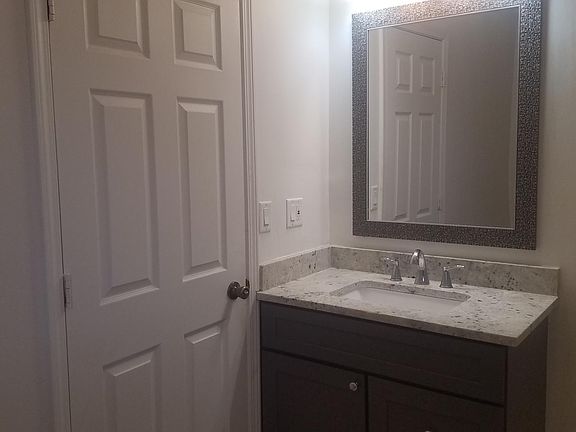 4th image of 2831 W Washington Blvd Unit 2