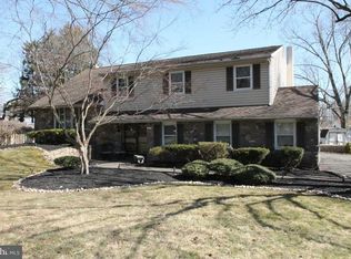 989 Ashton Rd, Bensalem, PA 19020