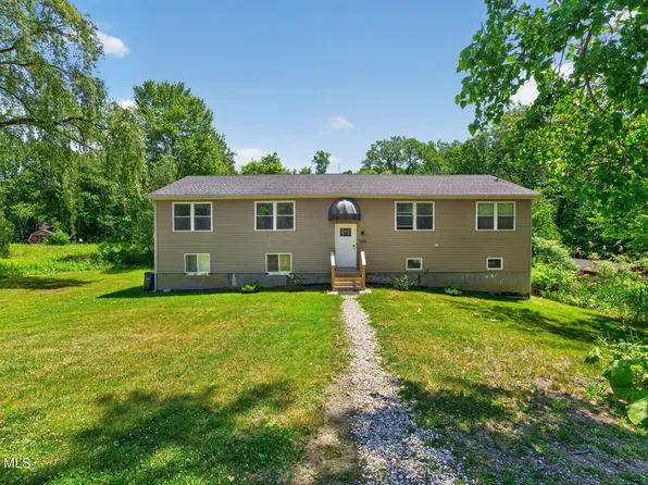 106 Dunsbach Road, Halfmoon, NY 12065