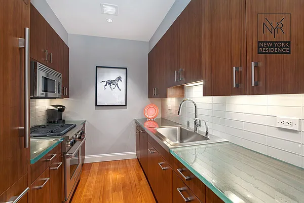 Rented by New York Residence | media 38