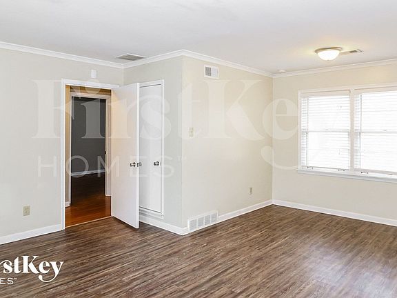 2nd image of 4976 Flamingo Rd