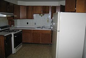 5th image of 812 S Main St