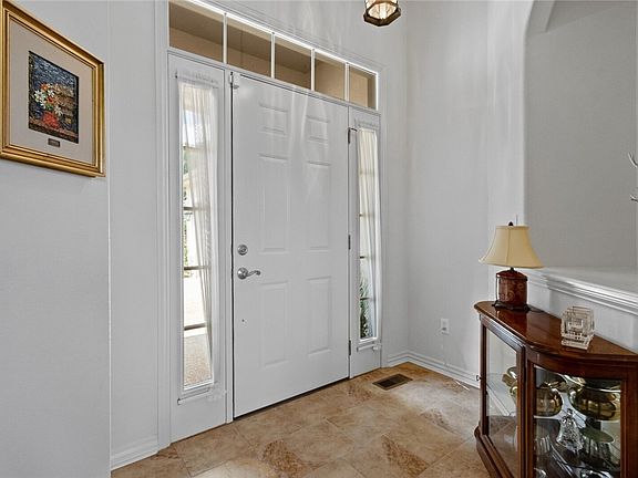 5th image of 35 Tanyard Dr