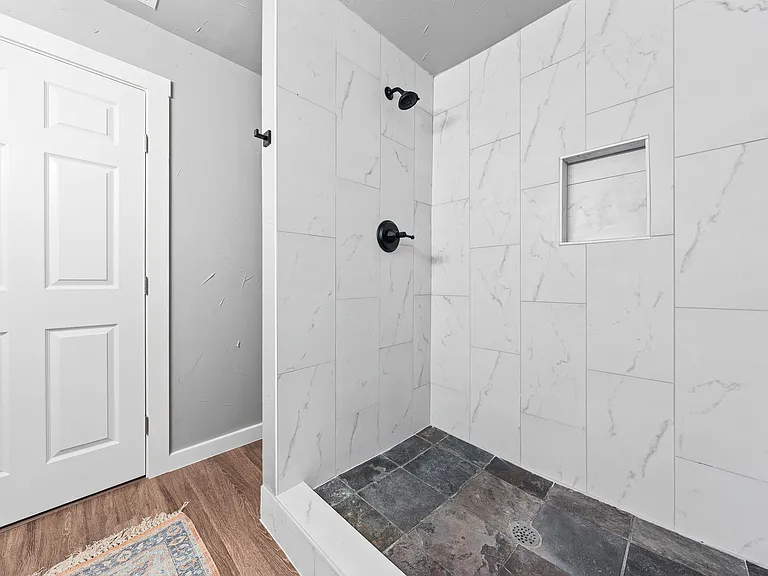 4724 Lakeview Dr — Photo 10