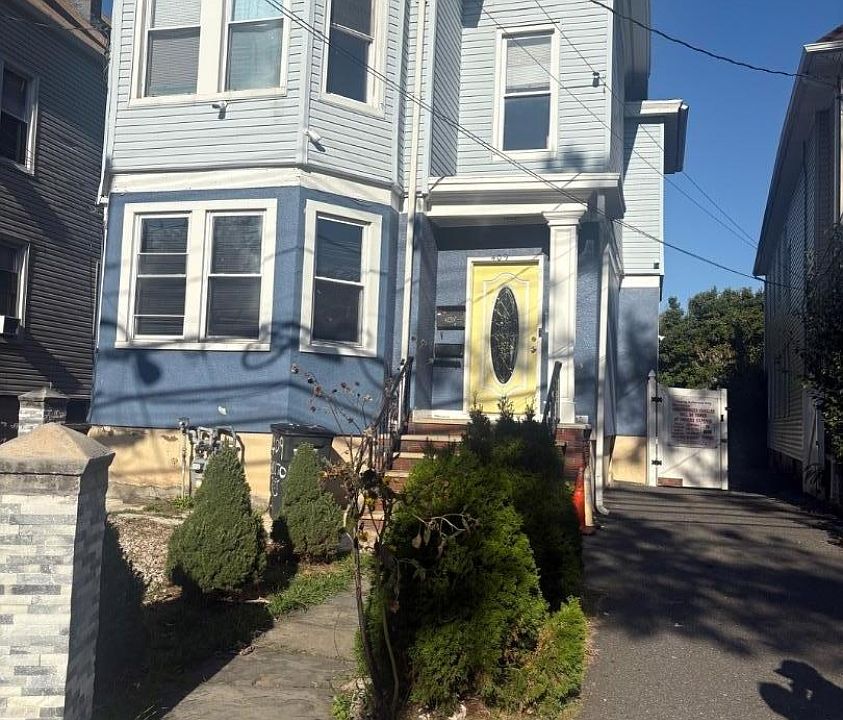1st image of 407 Chilton St