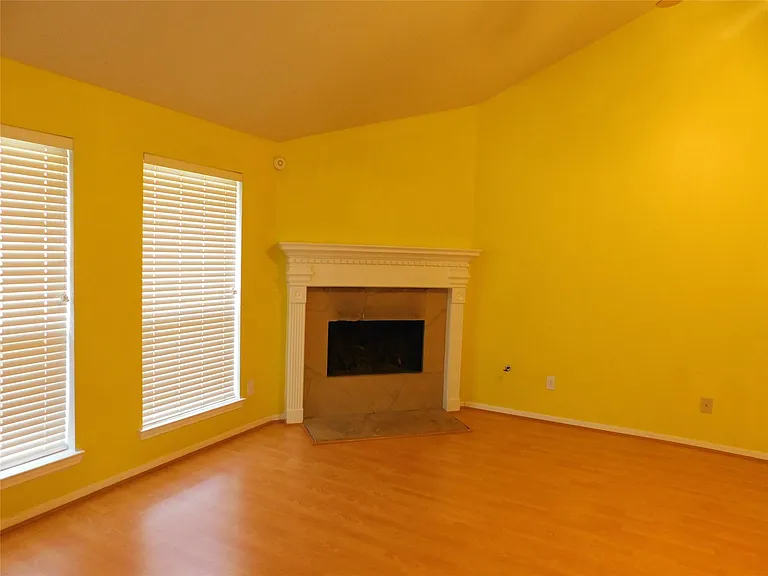 3702 Heritage Colony Dr — Photo 30