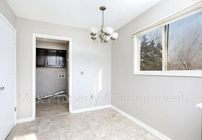 3919 SW 3rd St — Photo 10