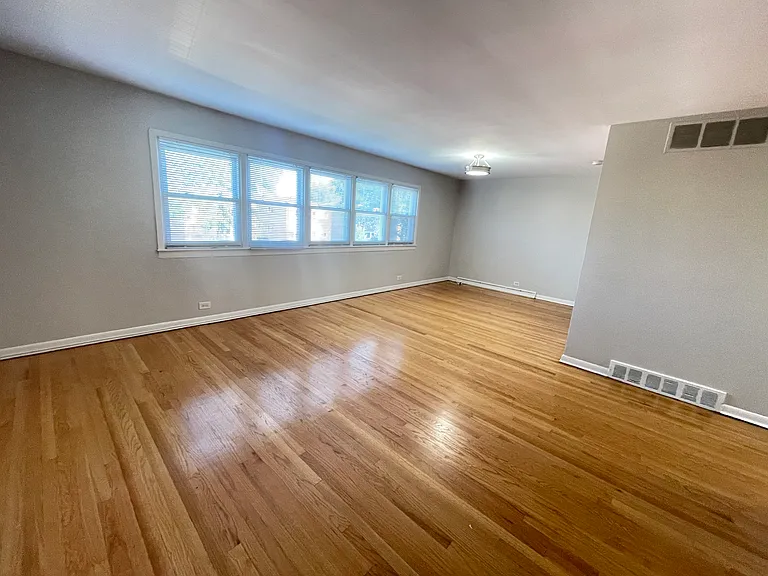 9136 N Lawler Ave #2 — Photo 2