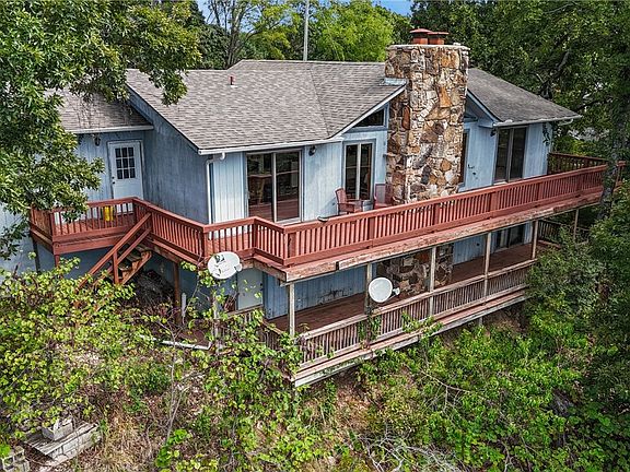 3rd image of 51 Cypress Point Ln