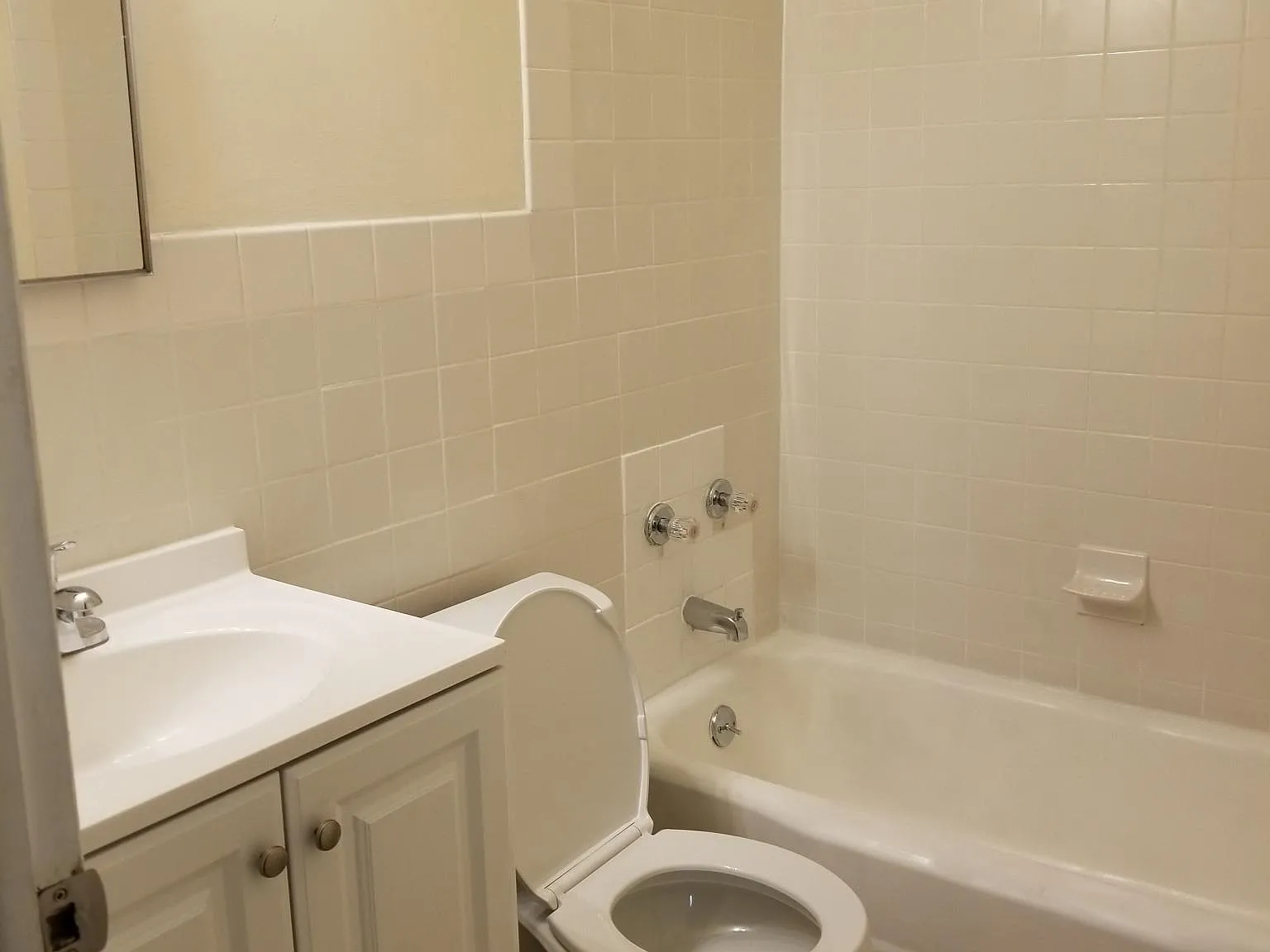 2 bed, 698 sqft, $1,600 — Photo 4