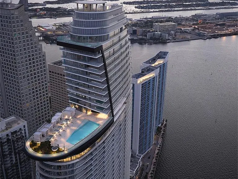 300 Biscayne Boulevard Way #4 — Photo 2