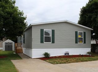 316 Greenwood Dr, Wixom, MI