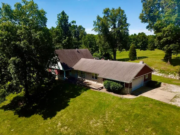 4296 Ronnie Lake Rd, Utica, KY 42376