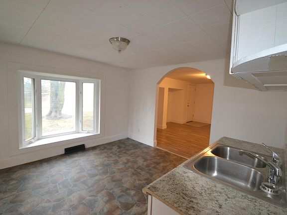 4th image of 840 Brice St