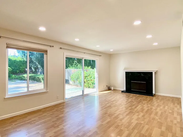 6187 Meridian Ave — Photo 10