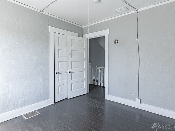3rd image of 825 Harvard Blvd