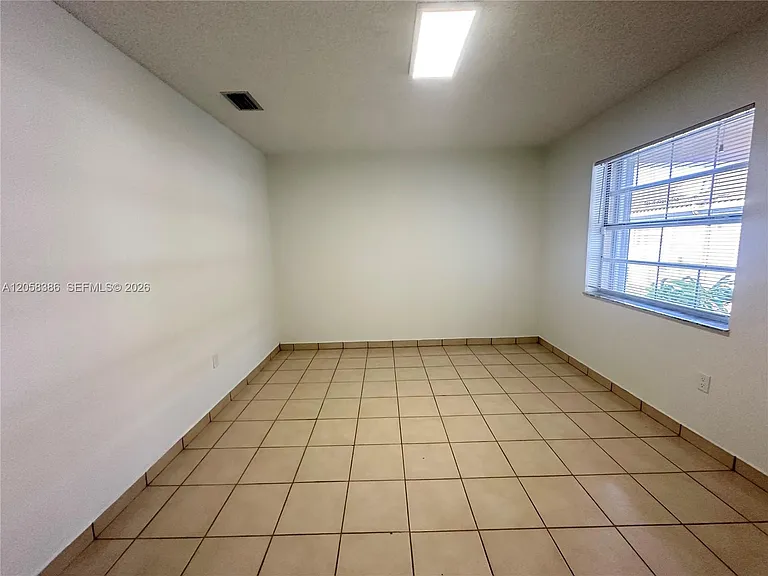 9540 SW 36th St #2 — Photo 9