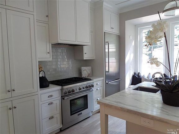 4th image of 34 Laurelwood Ave