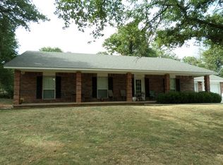 2806 W Wildwood Dr, Pauls Valley, OK 73075